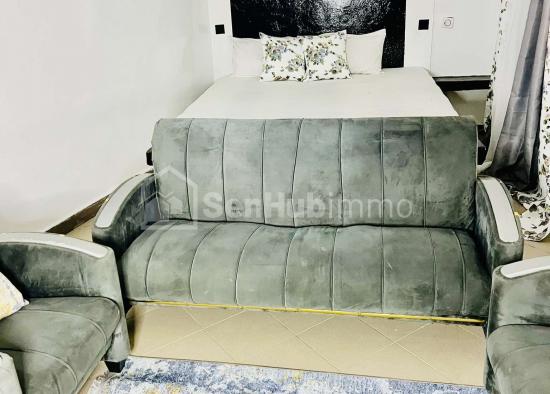 Grande Chambre meublée au rond point de Yoff