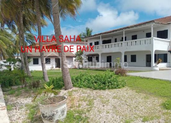 LA VILLA SAHA "PIEDS DANS L’EAU" A VENDRE A NGAPAROU